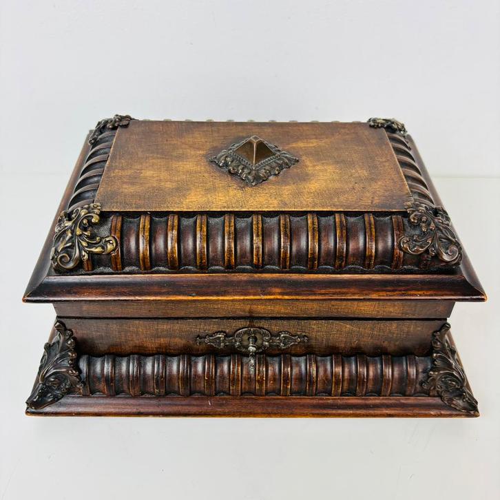 Antiek houten juwelenkistje / naaidoos uit 1900, Antiek en Kunst, Antiek | Woonaccessoires, Ophalen of Verzenden