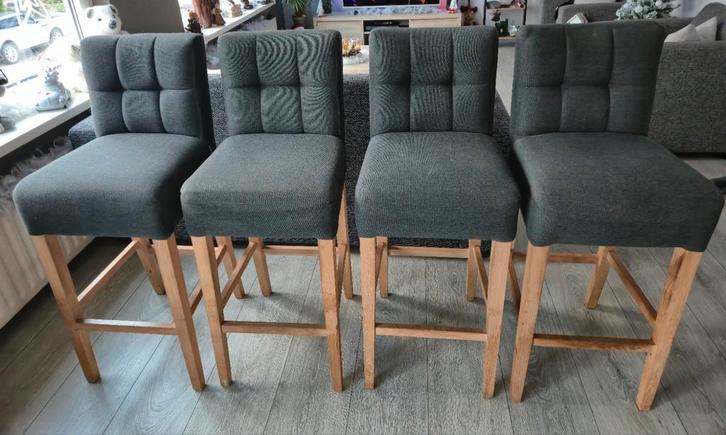 Hoge Eetkamerstoelen - Stijlvol en Comfortabel, Huis en Inrichting, Barkrukken, Gebruikt, 60 tot 90 cm, Hout, Kunststof, 4 krukken