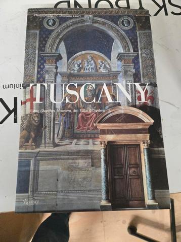 Prachtig Groot Boek Toscane beschikbaar voor biedingen