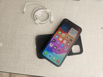Apple iPhone 11 64GB ZGAN met accessoires €160 beschikbaar voor biedingen