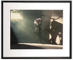 Foto “Steeg stof” Marc Verdoes fiets Azië 88x74, Antiek en Kunst, Ophalen