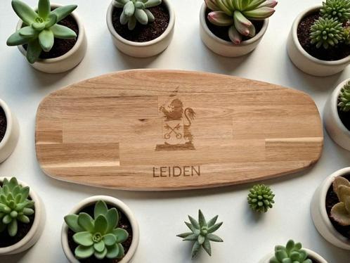 Borrelplank met wapen van Leiden in gegraveerd, Huis en Inrichting, Keuken | Keukenbenodigdheden, Nieuw, Ophalen of Verzenden