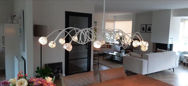 Moderne Witte Kroonluchter - Horizontaal Design, Huis en Inrichting, Lampen | Hanglampen, Gebruikt, Minder dan 50 cm, Metaal, Ophalen