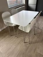 Witte eettafel met vier stoelen - ZGAN!, Ophalen, Zo goed als nieuw, Modern, 4 tot 6 stoelen