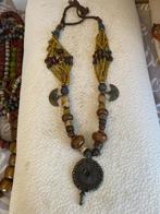 Antiek Tibetaans 'bronze' Sjamaanspiegel hanger met kralen, Ophalen of Verzenden, Overige materialen, Ketting