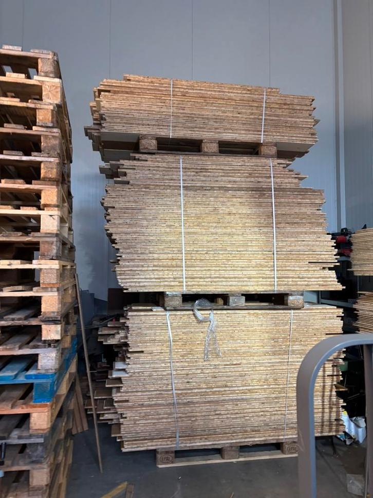 245 m2 eiken lamel parketvloer. 19 cm breed 15 mm dik, Doe-het-zelf en Verbouw, Vloerdelen en Plavuizen, Parket, Hout, 150 cm of meer
