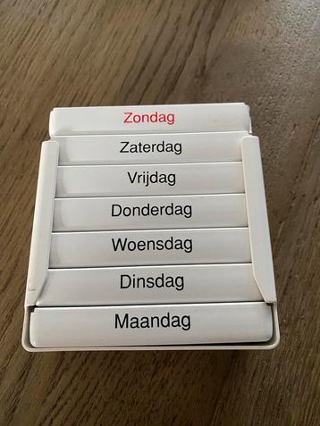 Pillendoosje beschikbaar voor biedingen