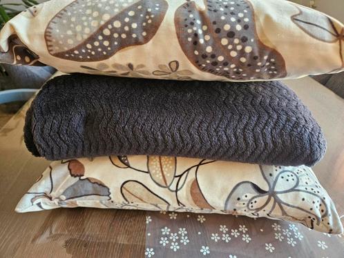 2 ikea Kussens met zwart plaid, Huis en Inrichting, Woonaccessoires | Kussens, Ophalen of Verzenden