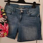 Denim short + bloemen top, Kleding | Dames, Spijkerbroeken en Jeans, Blauw, Ophalen of Verzenden, Zo goed als nieuw, W30 - W32 (confectie 38/40)