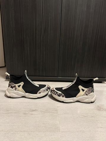 Michael Kors sneakers beschikbaar voor biedingen