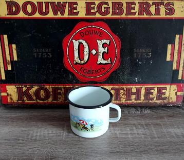 Emaille beker wit met opdruk en zwarte rand beschikbaar voor biedingen