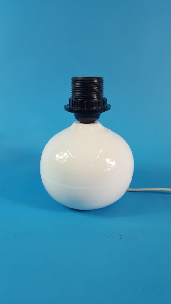 Vintage Ticino tafellamp, wit aardewerk voet, bol. 2A7, Huis en Inrichting, Lampen | Tafellampen, Gebruikt, Minder dan 50 cm, Ophalen of Verzenden