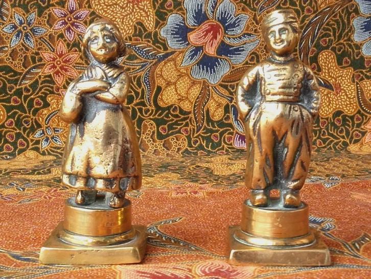 Mooi stel antieke beeldjes uit Engeland van man en vrouw., Antiek en Kunst, Antiek | Koper en Brons, Koper, Ophalen of Verzenden