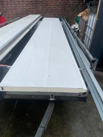 Paneel garagedeur beschikbaar voor biedingen