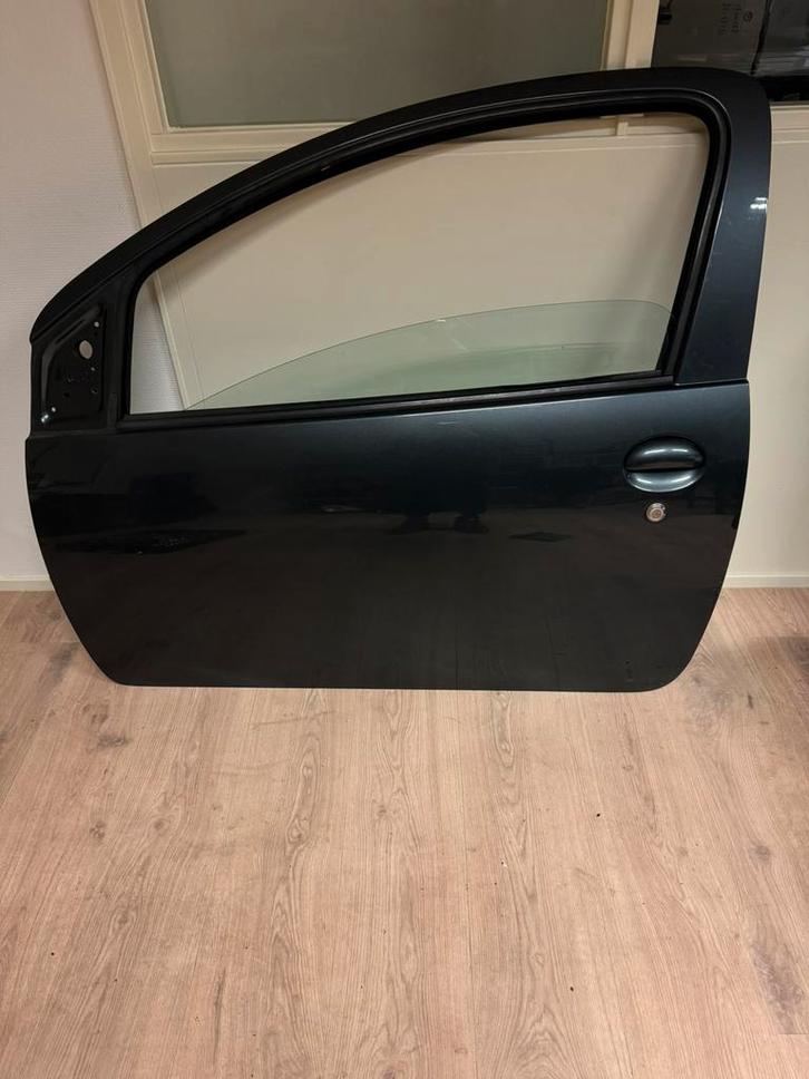 Toyota Aygo portier links voor Citroën c1 Peugeot 107, Auto-onderdelen, Carrosserie en Plaatwerk, Deur, Citroën, Voor, Ophalen of Verzenden