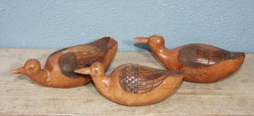 Antieke set houtsnijwerk eenden/rammelaars (3x) beschikbaar voor biedingen