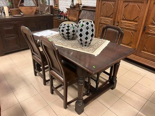 Zeer nette eettafel set met 4 kwaliteit stoelen met lederen, Huis en Inrichting, Complete eetkamers, Zo goed als nieuw, 4 tot 6 stoelen