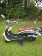 AGM retro scooter, Fietsen en Brommers, Scooters | Overige merken, Gebruikt, Maximaal 45 km/u, Agm, Ophalen of Verzenden