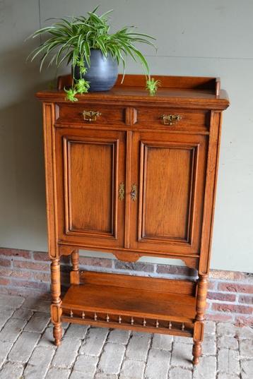 Prachtige antieke eiken houten drankenkast, meidenkast. beschikbaar voor biedingen
