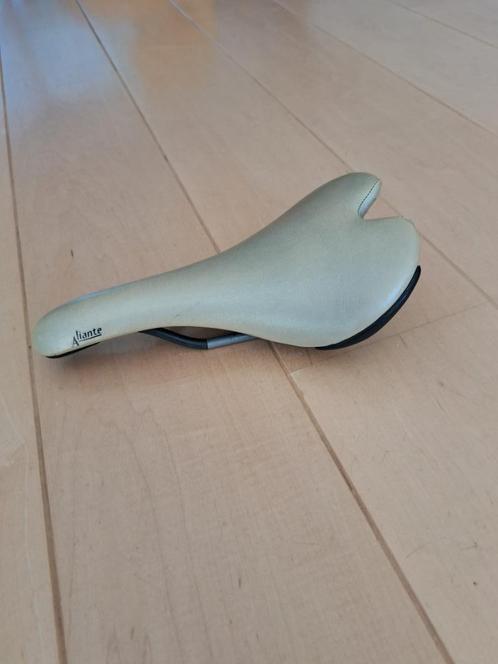 Fizik Aliante carbon zadel, Fietsen en Brommers, Fietsonderdelen, Gebruikt, Racefiets, Zadel, Ophalen of Verzenden