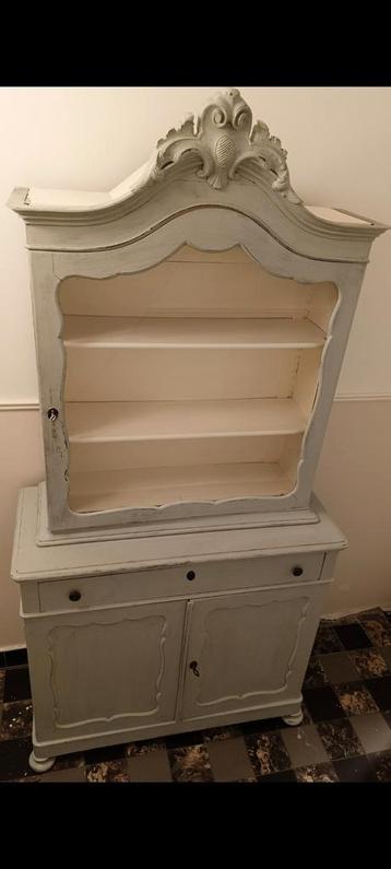 Biedermeier vitrinekast beschikbaar voor biedingen