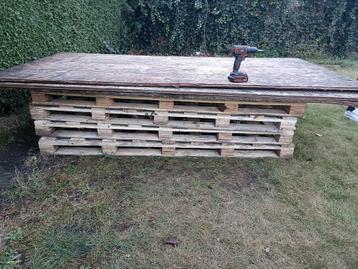Gratis pallets met platen voor vlonder. Helemaal droog. beschikbaar voor biedingen