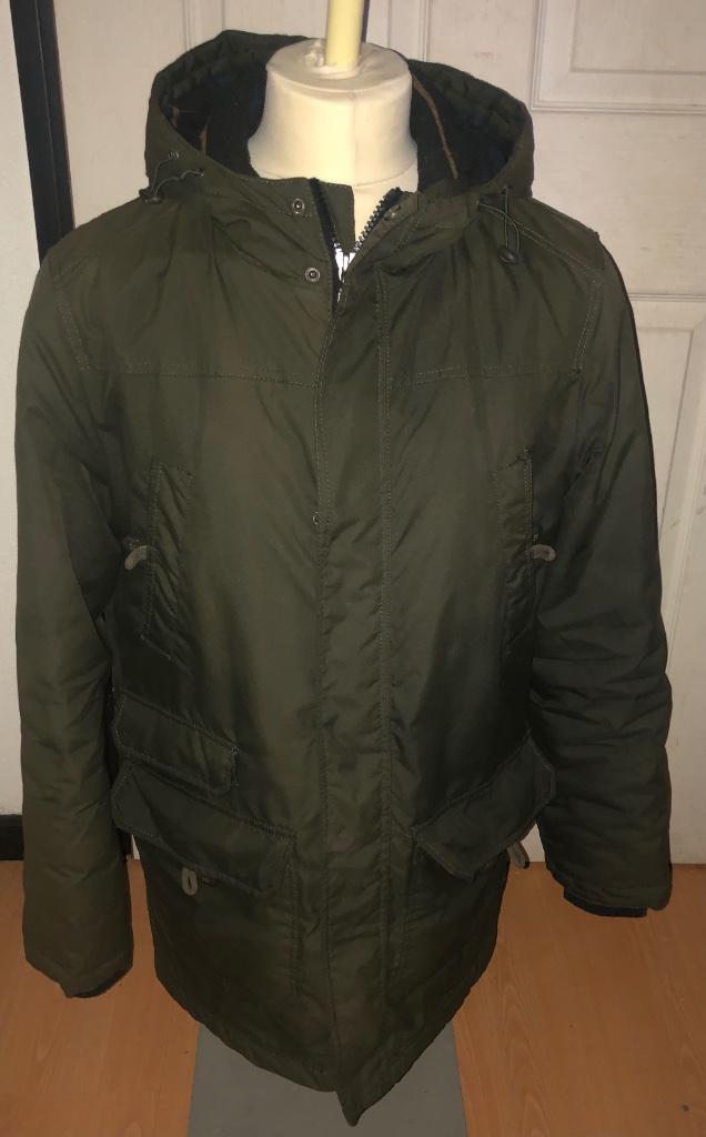 Soho Groene middel lange heren jas met capuchon mt S, Kleding | Heren, Jassen | Winter, Zo goed als nieuw, Maat 46 (S) of kleiner