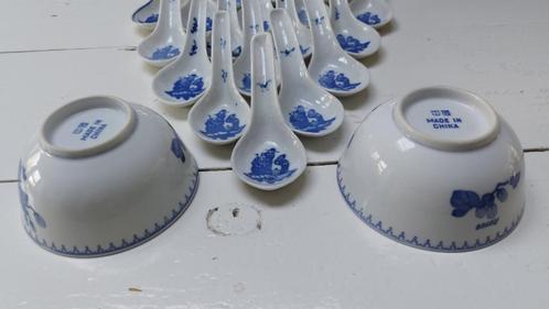 Te koop: 18 Chinese lepels 2 Chinese kommetjes, Antiek en Kunst, Antiek | Keramiek en Aardewerk, Ophalen of Verzenden
