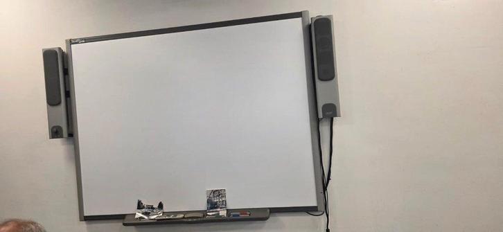 Sharp SmartBoard met NEC Ultra Short Throw Beamer, Audio, Tv en Foto, Beamers, Overige resoluties, Ophalen of Verzenden