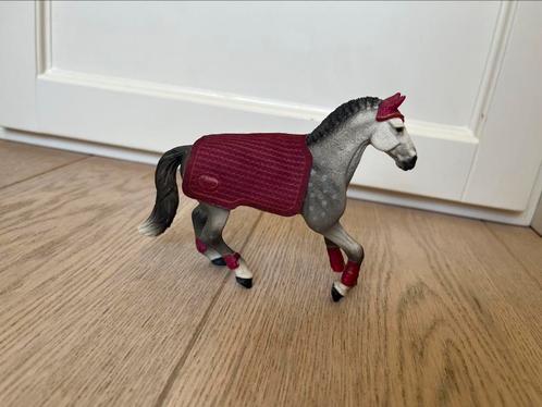 Schleich trakehner merrie met deken 42456, Verzamelen, Dierenverzamelingen, Zo goed als nieuw, Beeldje of Figuurtje, Paard, Ophalen of Verzenden