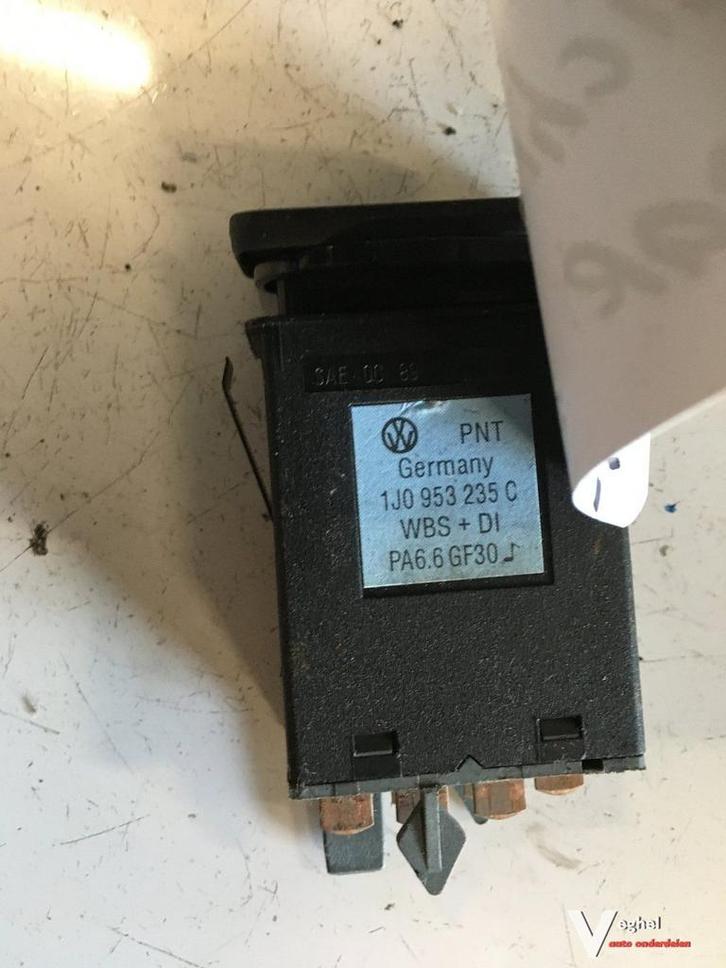 Vw Golf 4 Alarmlichtschakelaar, Auto-onderdelen, Dashboard en Schakelaars, Gebruikt, Ophalen of Verzenden