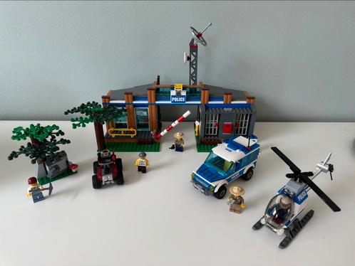 Lego City 4440 - Bospolitiebureau, Kinderen en Baby's, Speelgoed | Duplo en Lego, Zo goed als nieuw, Lego, Complete set, Ophalen of Verzenden