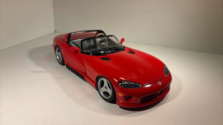 Dodge viper r/t Bburago 1.18, Hobby en Vrije tijd, Modelauto's | 1:18, Zo goed als nieuw, Bburago, Ophalen of Verzenden
