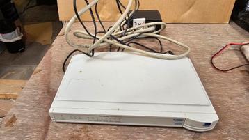 3Com 8 port Hub beschikbaar voor biedingen