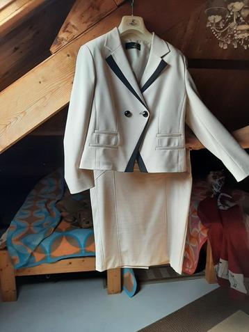 Te koop  beschikbaar voor biedingen