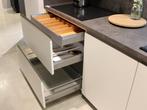 S-12 Moderne greeploze keuken met apparatenwand | Spoedverk., Ophalen, Wit, Nieuw, Dubbelwandige keuken