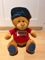 Stoere knuffelbeer met petje, Kinderen en Baby's, Speelgoed | Knuffels en Pluche, Ophalen of Verzenden, Zo goed als nieuw, Beer