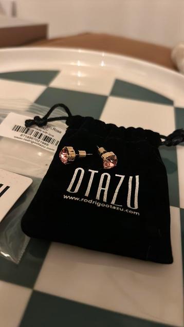 Otazu roze/ goud oorbellen knopjes nieuw beschikbaar voor biedingen