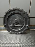 Tinnen bord, Ophalen