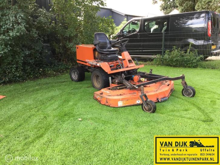 Werktuigdrager / Zitmaaier Kubota diesel 4 wheel drive D950, Tuin en Terras, Zitmaaiers