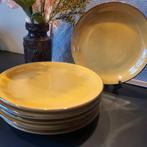 6 Okergele Aardewerken Dinerborden - 23.5 cm, Huis en Inrichting, Keuken | Servies, Gebruikt, Ophalen of Verzenden, Bord(en), Effen
