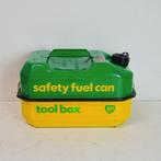 Vintage 5 liter jerrycan en toolbox., Auto diversen, Overige Auto diversen, Ophalen of Verzenden