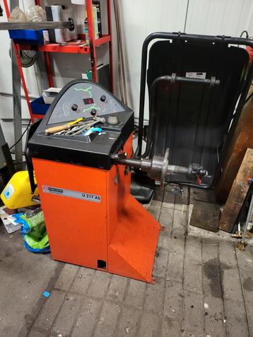 Facom U.217 AS Banden Balanceer Machine beschikbaar voor biedingen