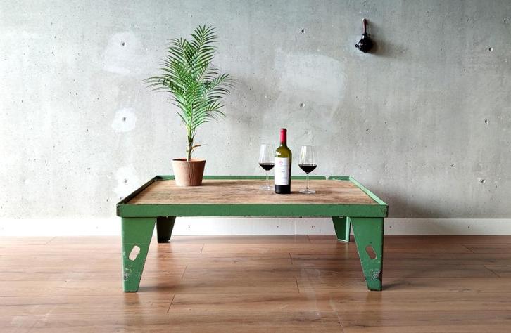 salontafel van staal en hout, Huis en Inrichting, Tafels | Salontafels, Gebruikt, Minder dan 50 cm, 50 tot 100 cm, 100 tot 150 cm