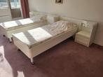 Twee bedden inclusief elektrische bodems etc., Ophalen, 90 cm, Eenpersoons, Wit