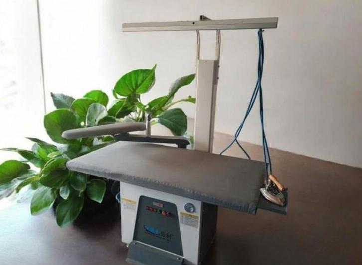 industriele strijkplank + strijkijzer 3x400v, Witgoed en Apparatuur, Strijkijzers en Strijkplanken, Zo goed als nieuw, Strijkijzer met snoer