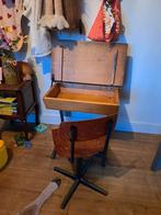 Schoolbankje en stoel, Ophalen