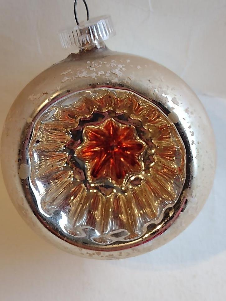 oude zilveren deukbal met roze accent doorsnee 6 cm, Diversen, Kerst, Gebruikt, Ophalen