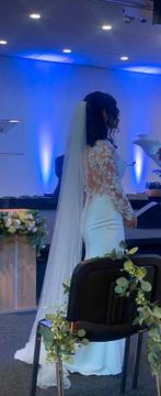 Prachtige ivoorwitte bruidsjurk met sluier, Kleding | Dames, Trouwkleding en Trouwaccessoires, Ophalen of Verzenden, Gedragen