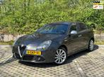Alfa Romeo Giulietta 1.4 T Distinctive - Sportiva uitvoering, Auto's, Alfa Romeo, Zwart, 4 cilinders, Traction-control, Leder en Stof